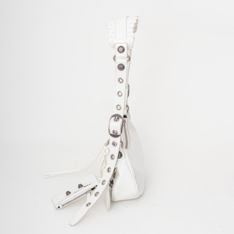 image_df42c273-29d9-4b54-9618-febee93e3b3a