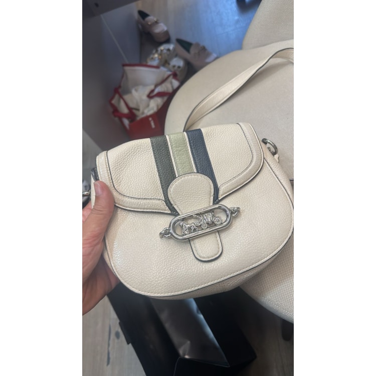 image_168e19e2-aee8-44f7-b322-5e62f9101531