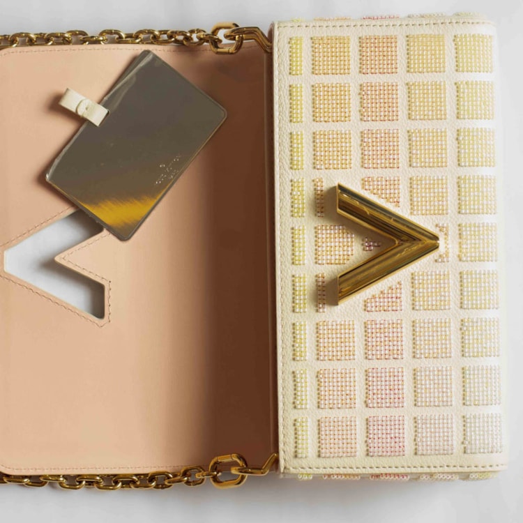 image_bbf47eb7-a5d9-4879-b21e-83d9f3ea0eec